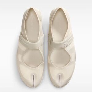 Nike X Skims Air Rift Mesh Bone Kim Kardashian shoe